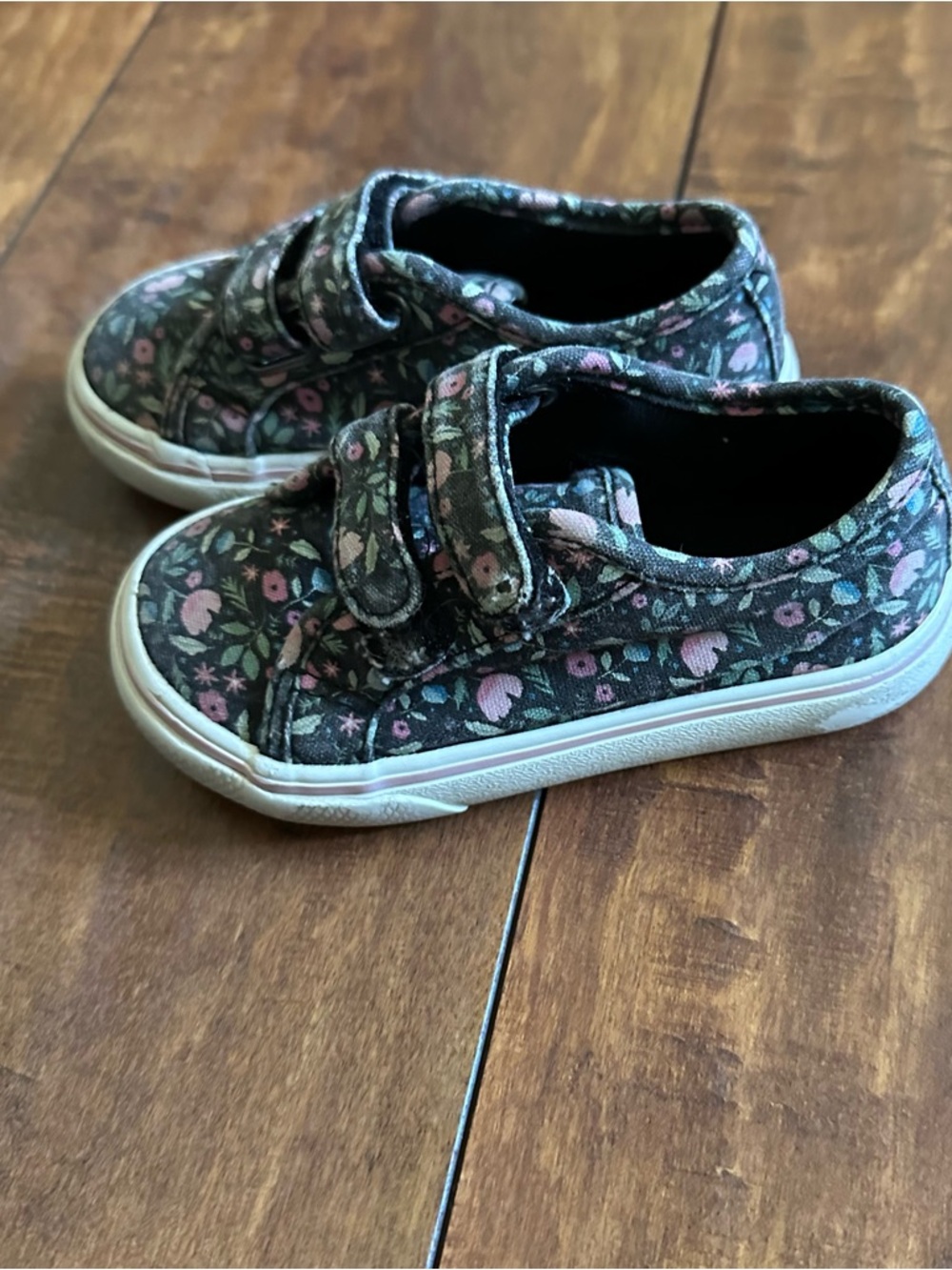Kids Floral Casual Velcro Sneakers in Pink and Green size 7 - Picture 2 of 3